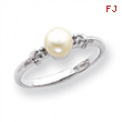 14k White Gold 5mm Pearl A Diamond ring